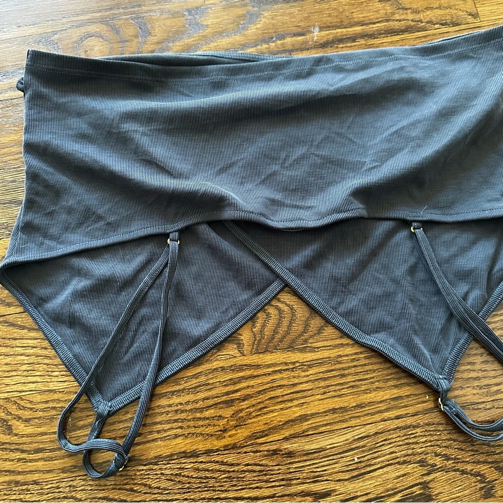 Victoria's Secret charcoal grey black vneck spaghetti strap cropped camisole top - Picture 12 of 16